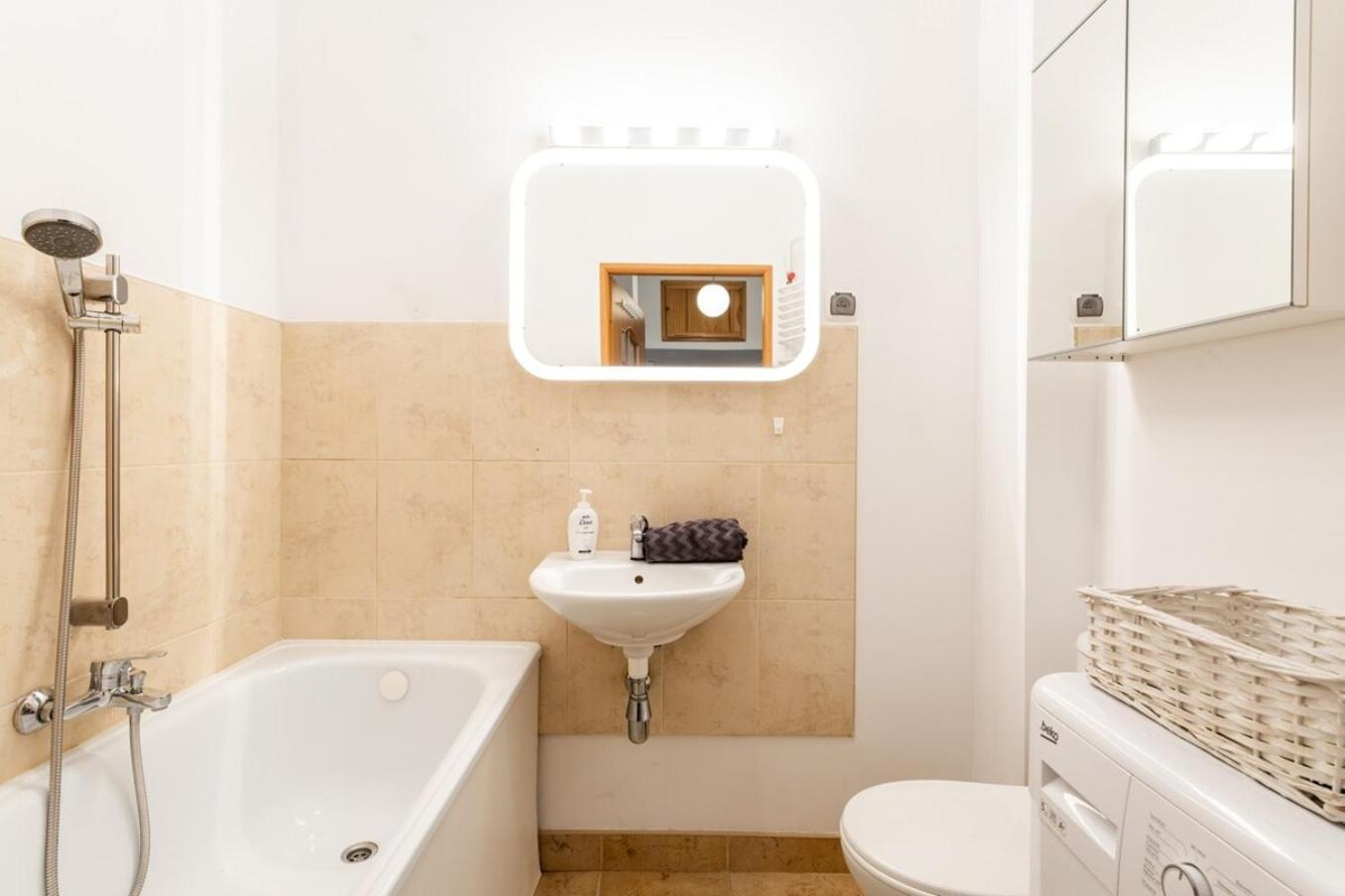 Coriander Apartment City Center Варшава Экстерьер фото